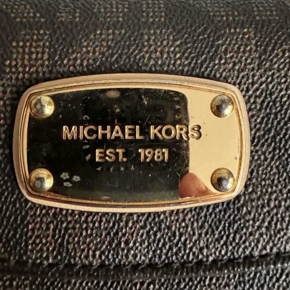 Michael Kors Jet Set Bag and Wallet - Picture 7 of 9